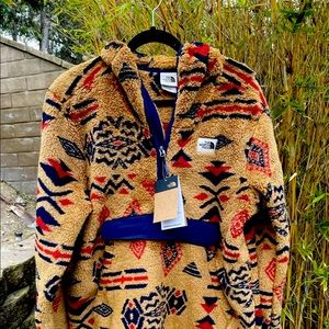 The north face campshire cedar brown geo print